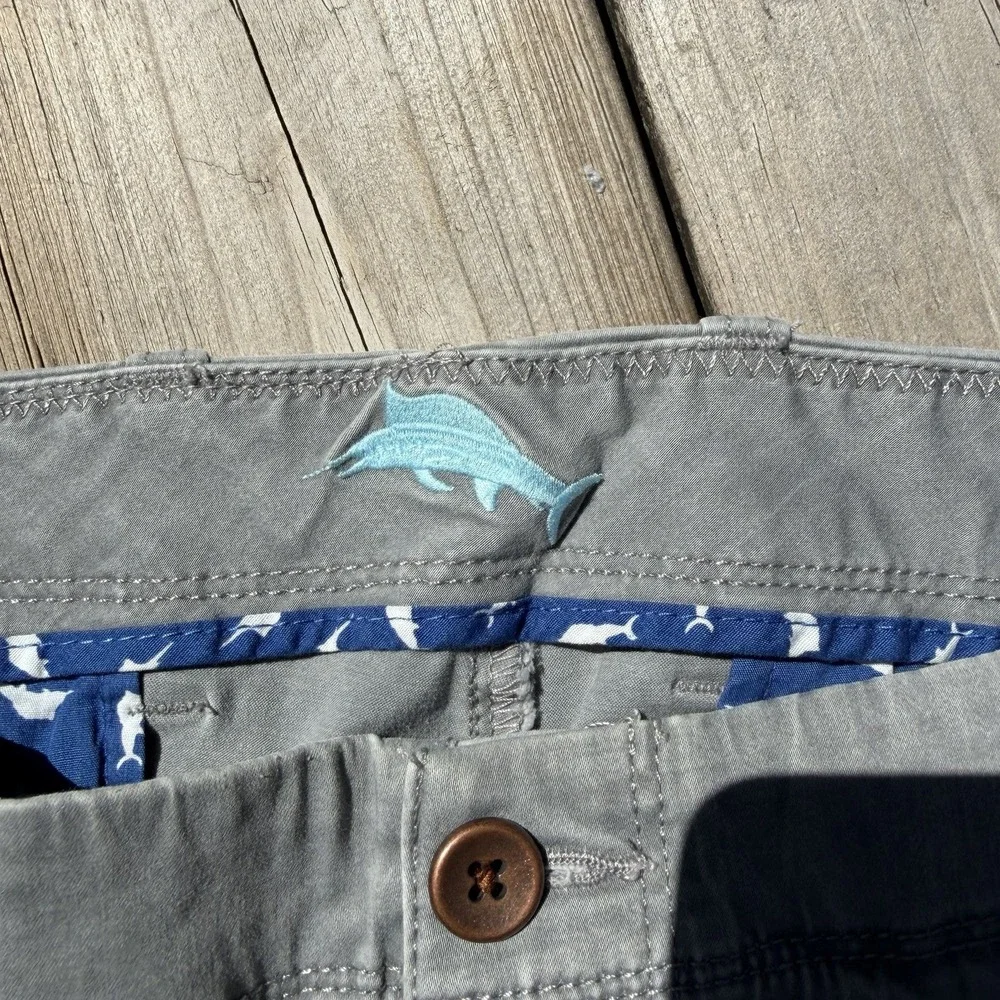 Tommy Bahama Boracay Cargo Shorts Mens 36 Gray Tencel Stretch Marlin 10
